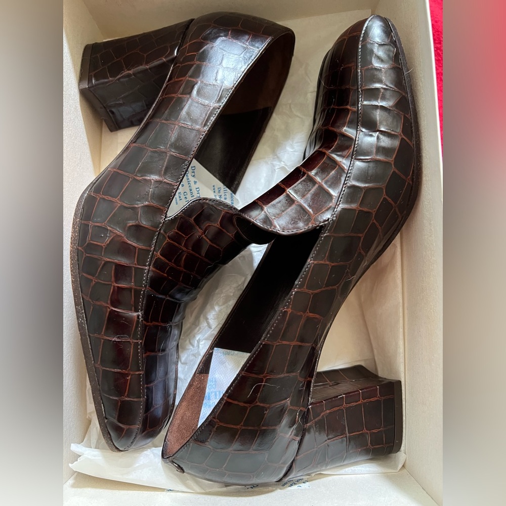 Ladies Via Spiga Pumps